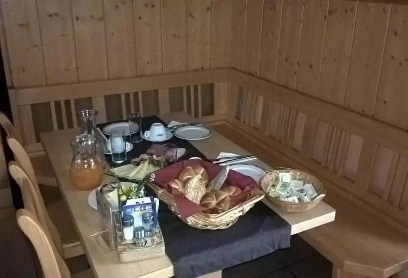 ユースホステル Harmonie Stüberl