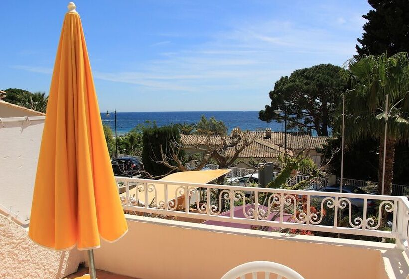 בית מלון כפרי Les Alcyons