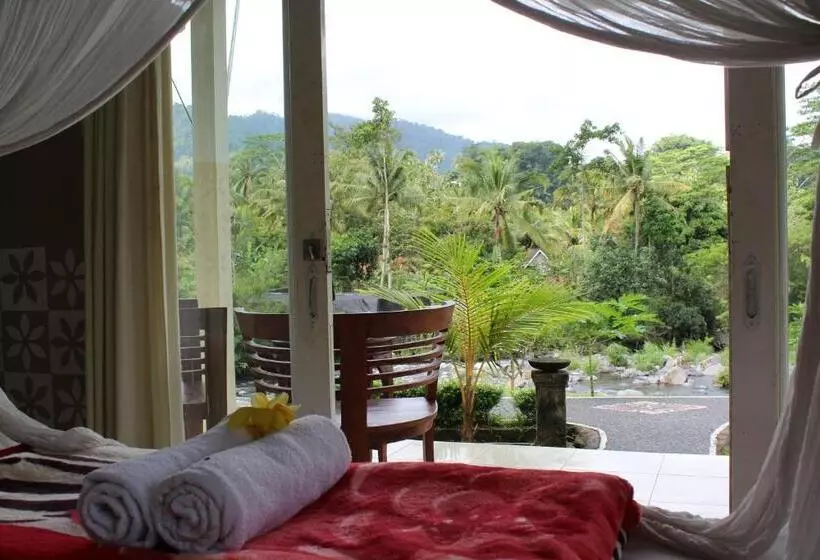 Majatalo Pondok Tepi Sungai