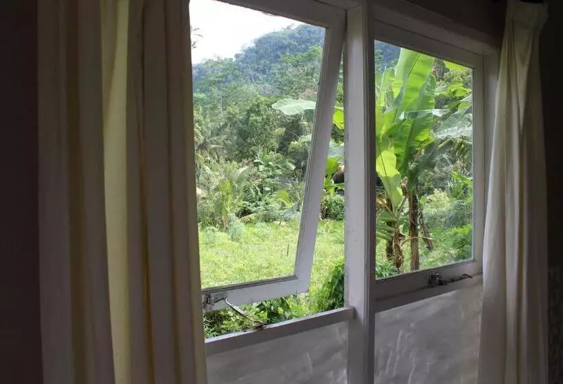 Majatalo Pondok Tepi Sungai