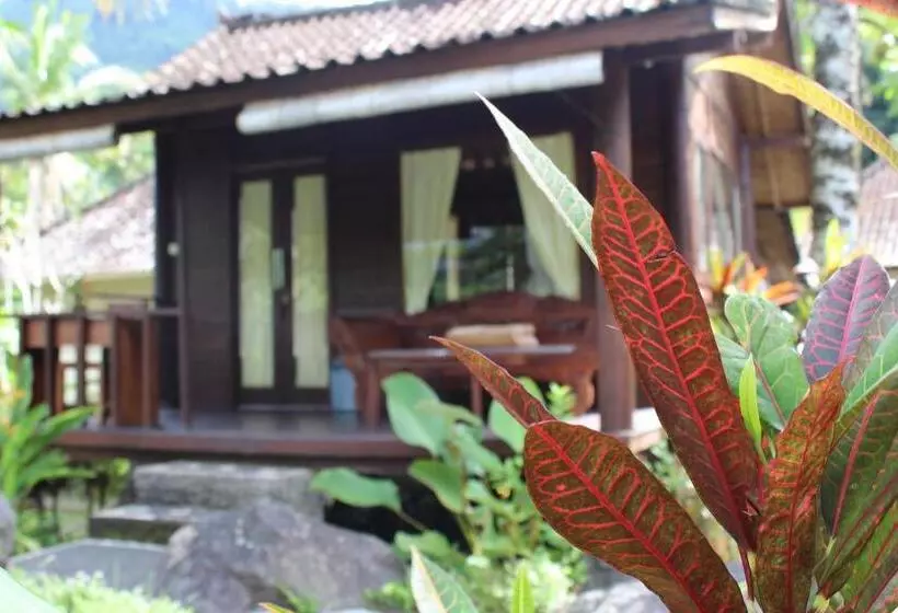 Majatalo Pondok Tepi Sungai