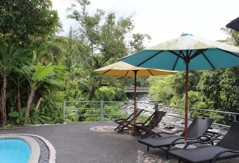 Majatalo Pondok Tepi Sungai