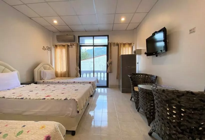 پانسیون Som Guesthouse