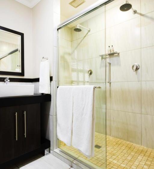 פנסיון @the Villa Guest House