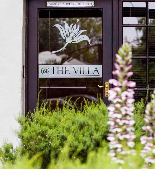 פנסיון @the Villa Guest House