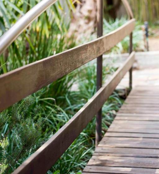 פנסיון @the Villa Guest House