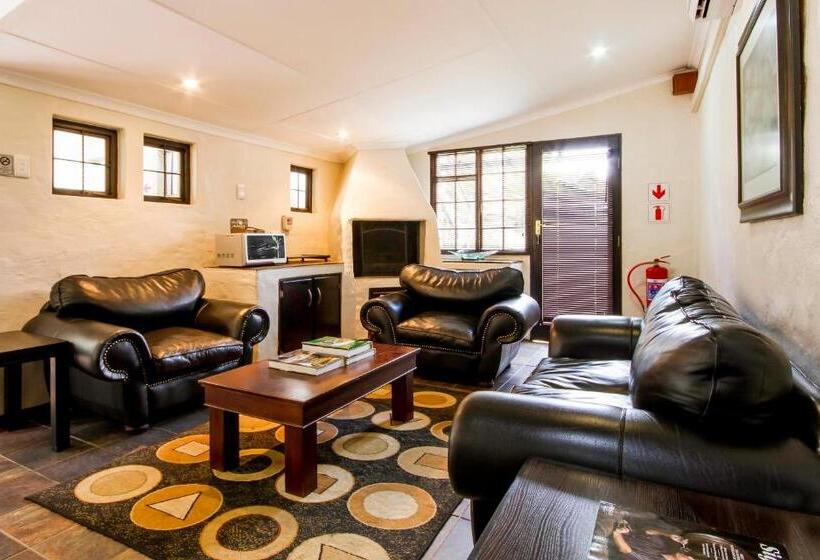 פנסיון @the Villa Guest House