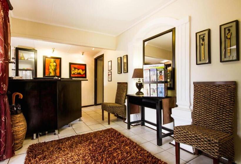 פנסיון @the Villa Guest House