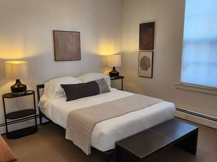 ユースホステル Homeport Inn And Tavern