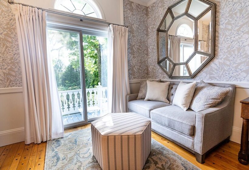 فندق صغير Homeport Inn And Tavern