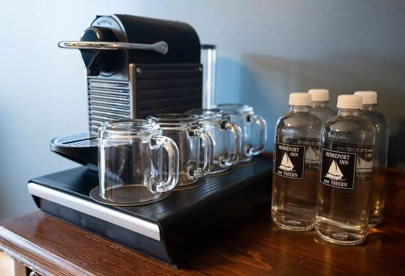 ユースホステル Homeport Inn And Tavern