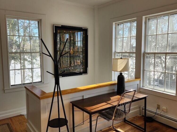 הוסטל Homeport Inn And Tavern