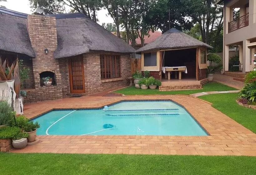 Majatalo Aandbloem Guest House