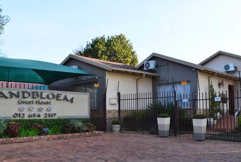 Majatalo Aandbloem Guest House
