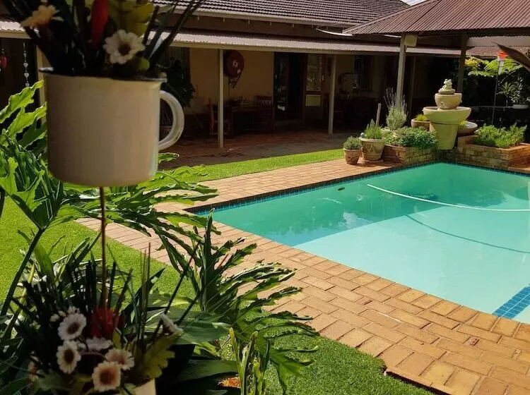 Majatalo Aandbloem Guest House