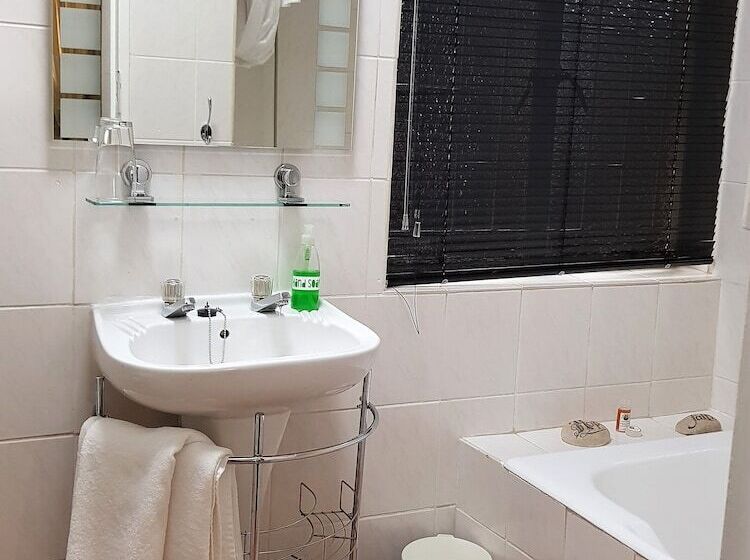 펜션 Aandbloem Guest House