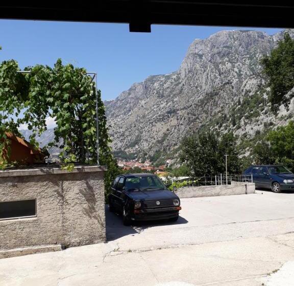 پانسیون Guest House Sandra