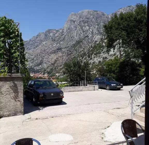 پانسیون Guest House Sandra