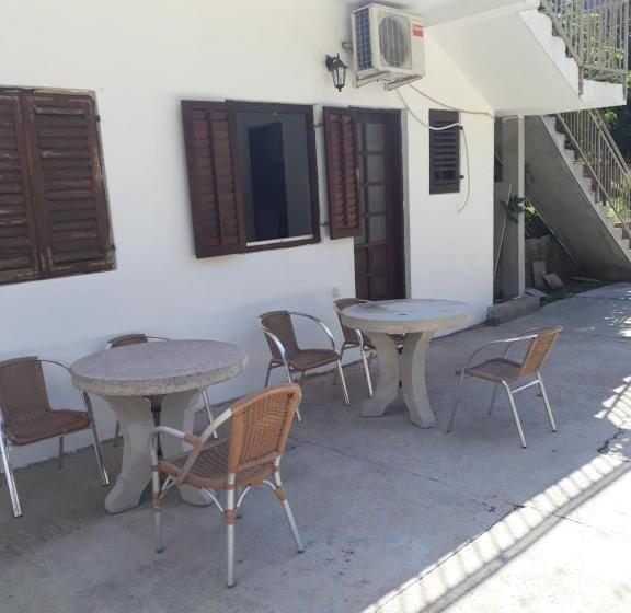 پانسیون Guest House Sandra