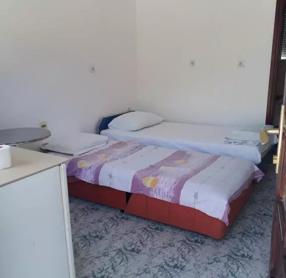 پانسیون Guest House Sandra