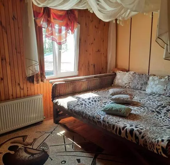 پانسیون Kitech Guest House