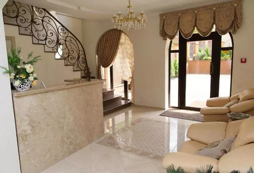 Majatalo Prima Villa Guest House