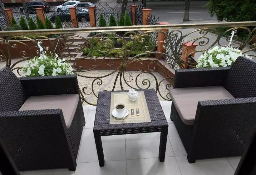 Majatalo Prima Villa Guest House