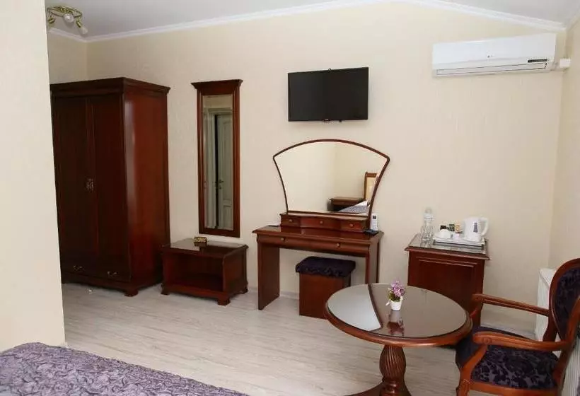 Majatalo Prima Villa Guest House