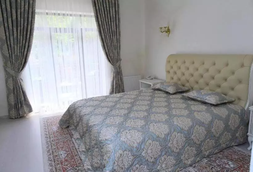 Majatalo Prima Villa Guest House