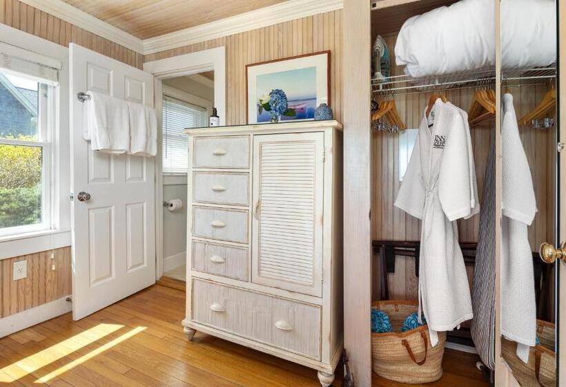 住宿加早餐  Inn On The Sound