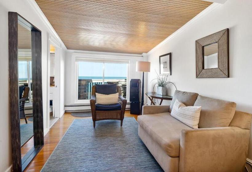 住宿加早餐  Inn On The Sound