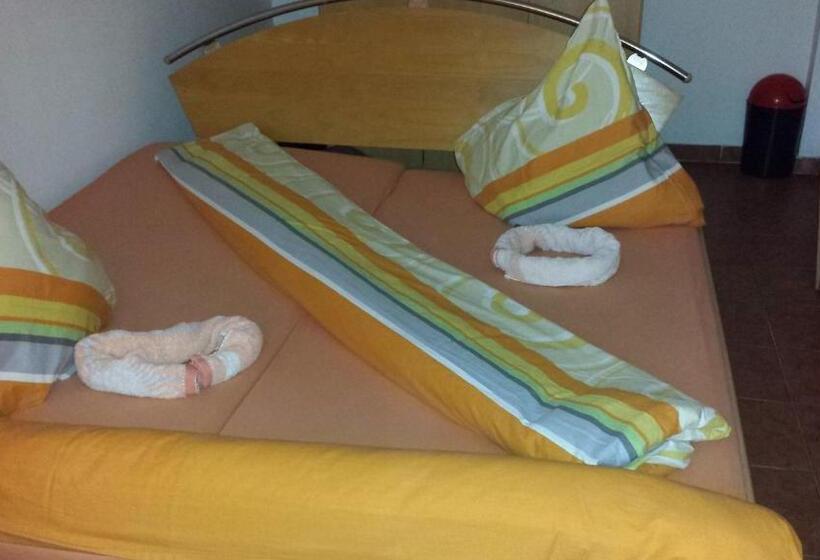 פנסיון Casa Silvia