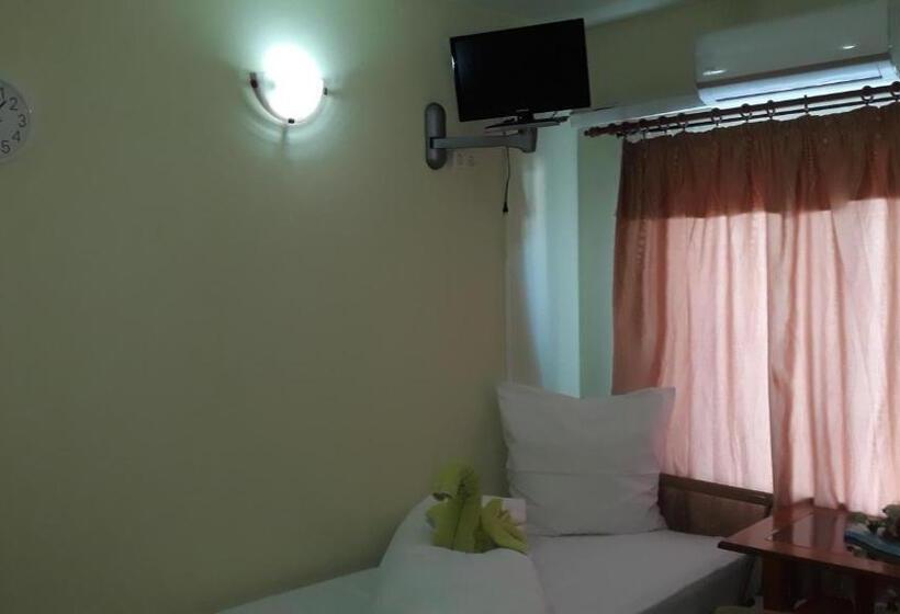 פנסיון Casa Silvia