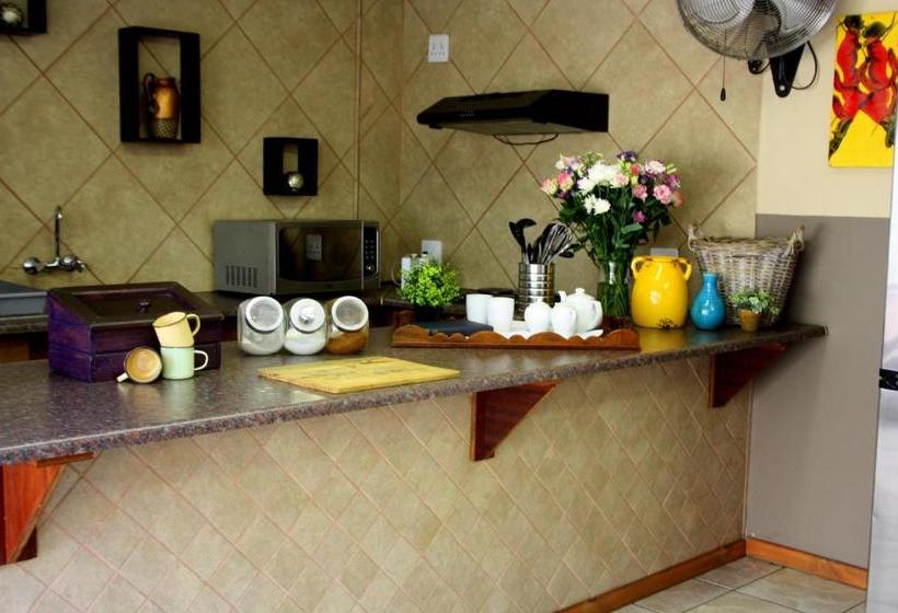 پانسیون Honey Bee Guesthouse