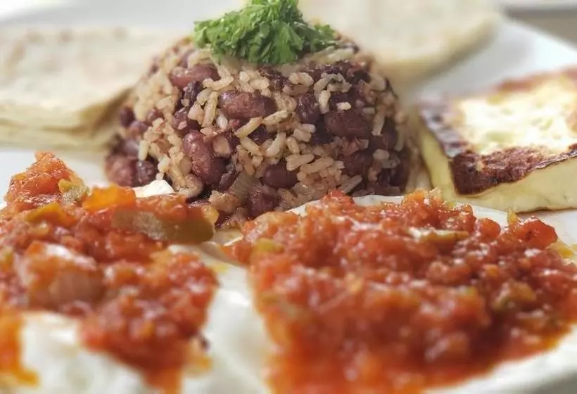 پانسیون Hostal Casa Vieja