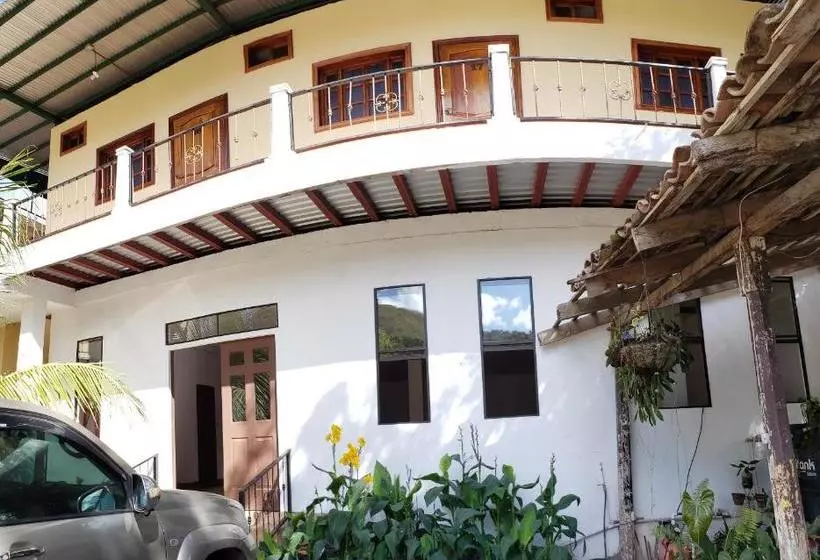 پانسیون Hostal Casa Vieja