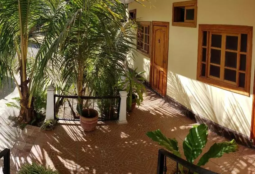 پانسیون Hostal Casa Vieja