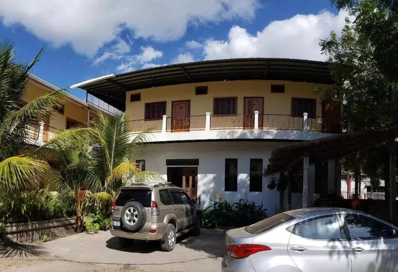 پانسیون Hostal Casa Vieja