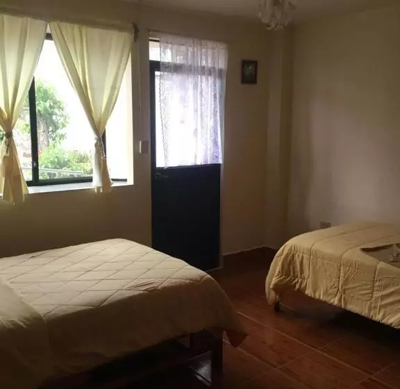 ペンション Hostal Nathaly