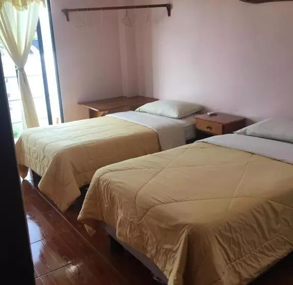 ペンション Hostal Nathaly