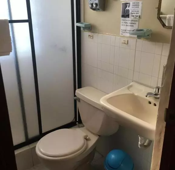 ペンション Hostal Nathaly