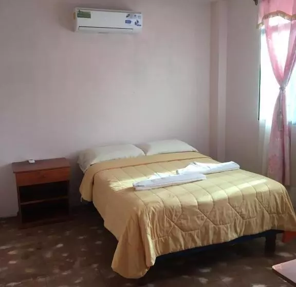 ペンション Hostal Nathaly