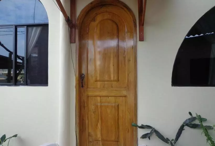 ペンション Hostal Nathaly