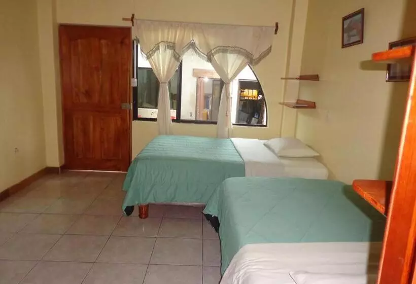 ペンション Hostal Nathaly