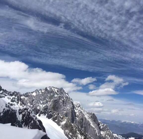 פנסיון October Inn