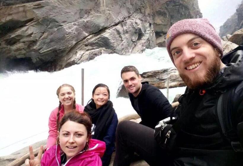 פנסיון October Inn