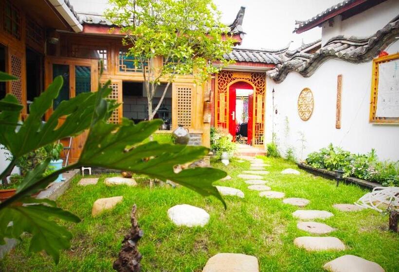 פנסיון October Inn