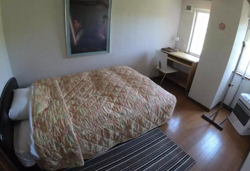 Majatalo P Dash Garden Backpackers