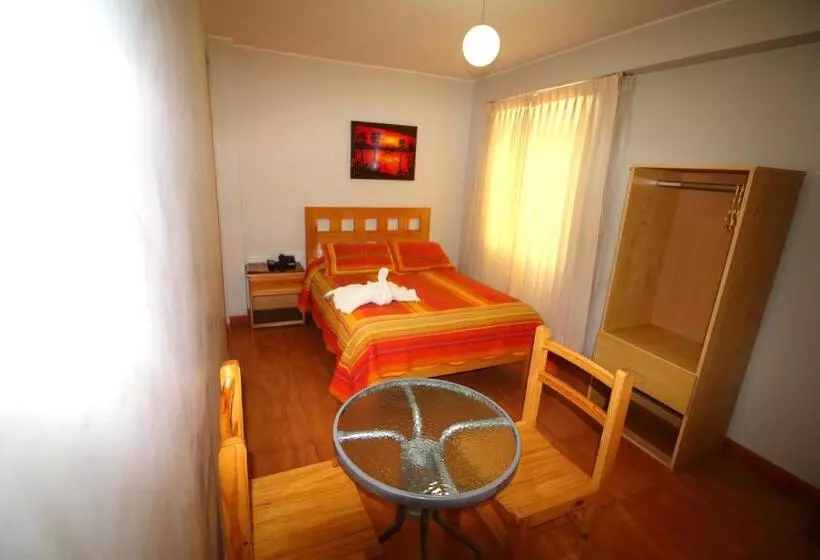 پانسیون Takora Inn