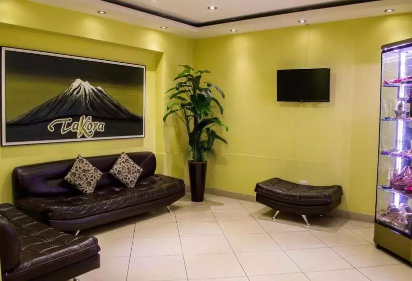 پانسیون Takora Inn